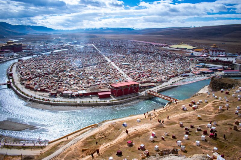 公安による粛正を受ける前のチベット仏教の聖地