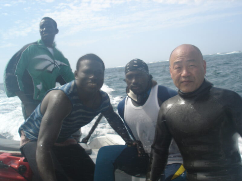 セネガルの漁師達と